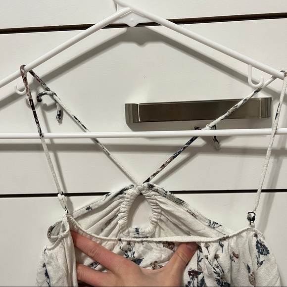 Urban Outfitters Floral strappy tank top - Picture 2 of 6